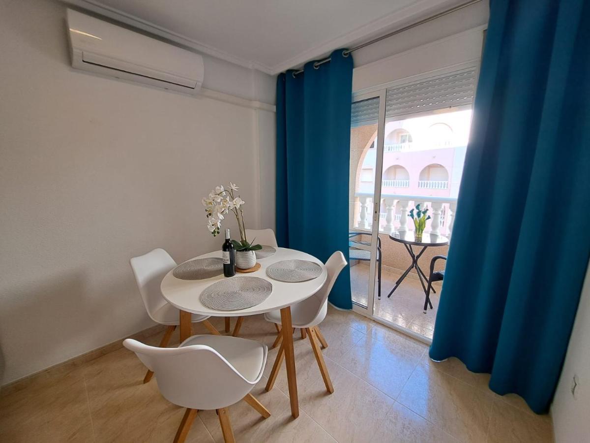 Modern 2 Bedroom Apartment In The Center Of Torrevieja Eksteriør bilde